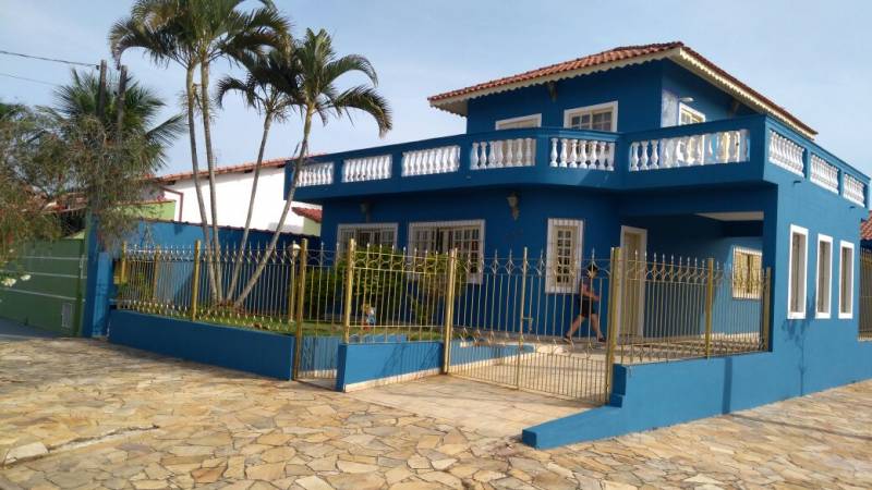 Sobrado em área nobre de Peruíbe